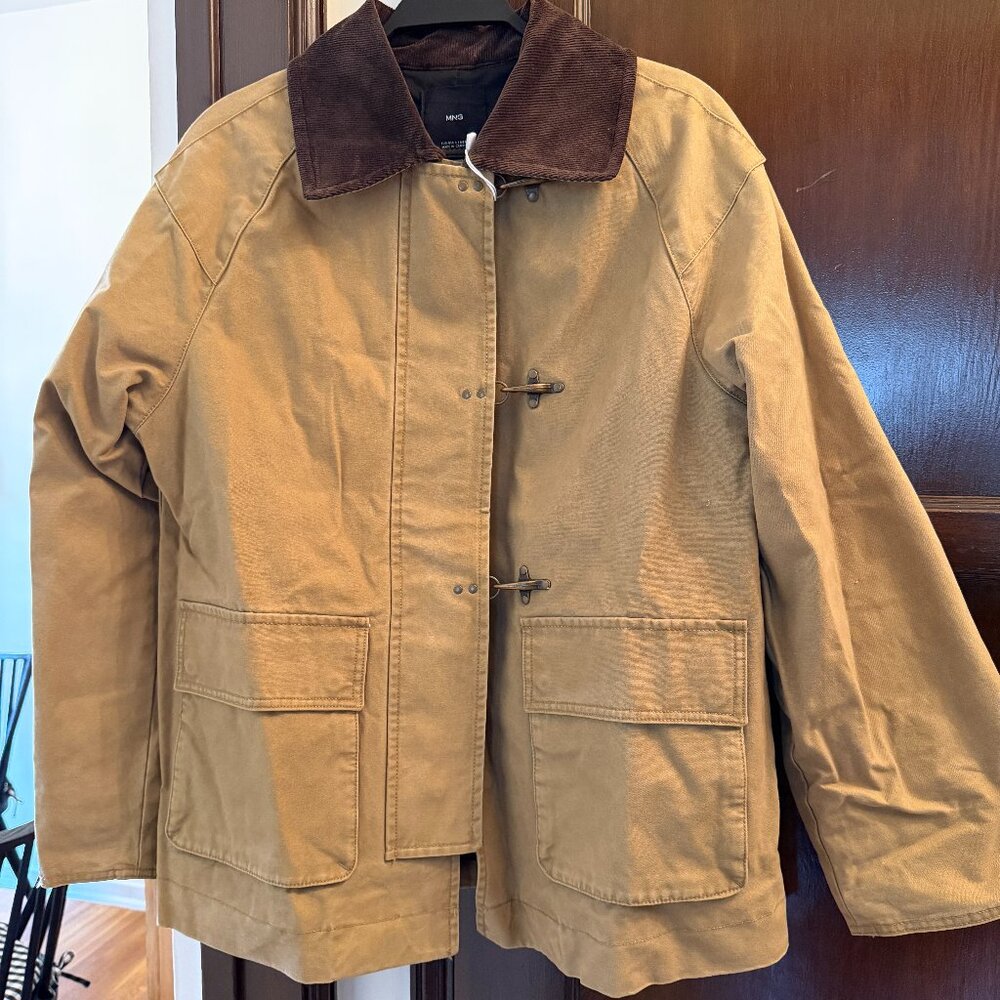 Oversized barn jacket with contrasting collar